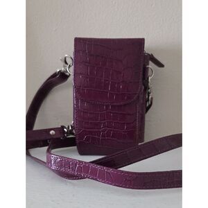 WalletBe Women's Croc-Embossed Purple Crossbody/Wristlit Bag